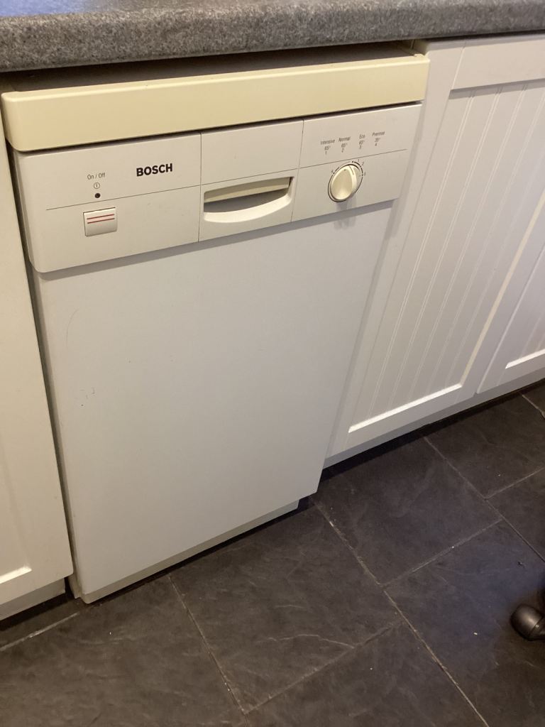 Bosch Dishwasher – White, Good Condition