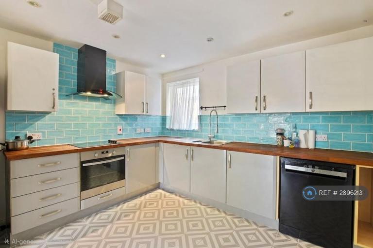 2 bedroom flat in Gray Court, London, E1 (2 bed) (#2896213)