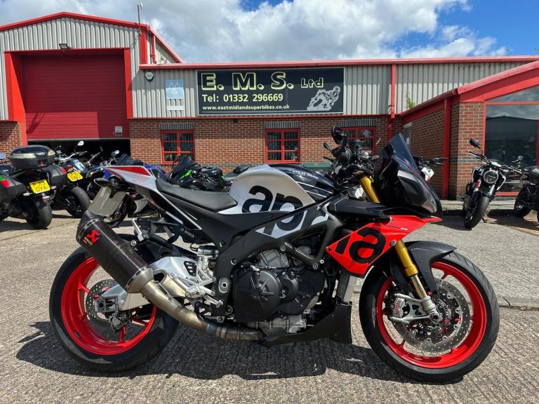 Aprilia Tuono V4 1100 Factory 2019