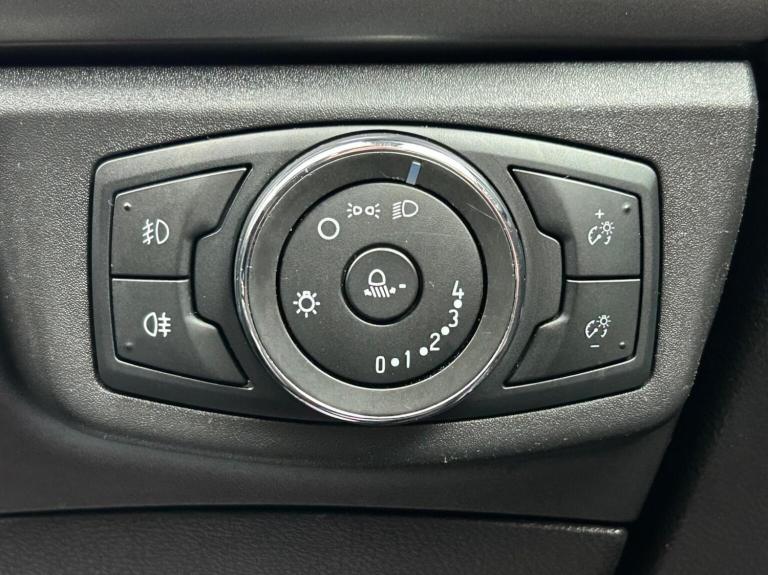 FORD MONDEO 2.0 TDCi Zetec Euro 6 (s/s) 5dr 2015