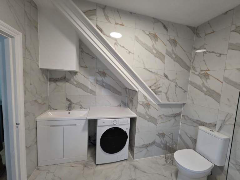 BRIGHT & SPACIOUS,FURNISHED,STUDIO - PROFESSIONALS-SINGLE | COUPLE. LOCATED IN Canons Park-Edgware 