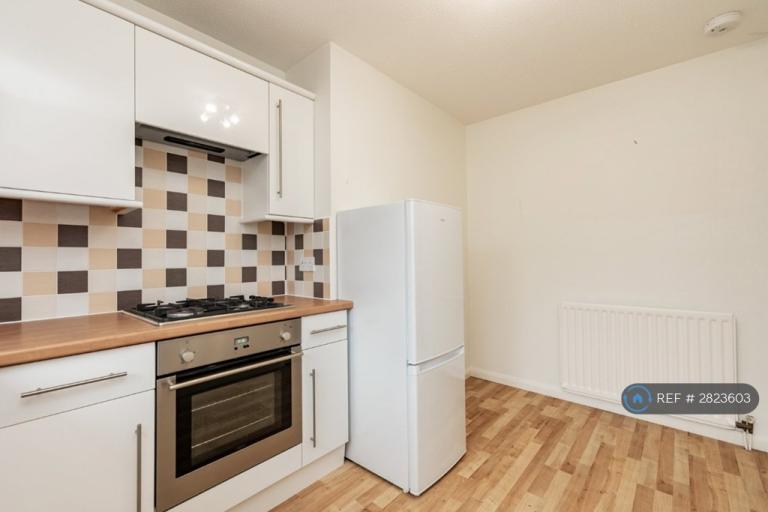 Studio flat in Linksfield Gardens, Aberdeen, AB24 (#2823603)
