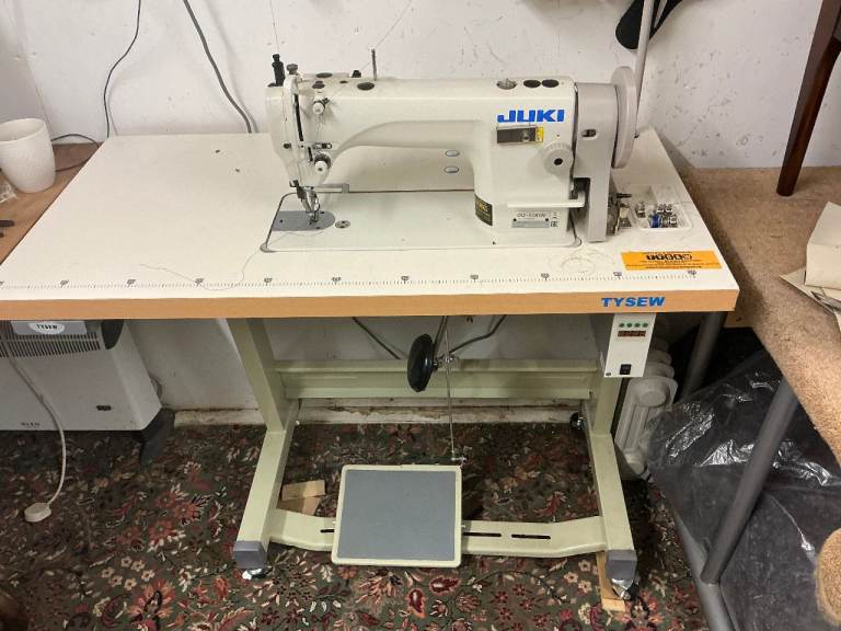 Juki DU1181N Industrial sewing machine