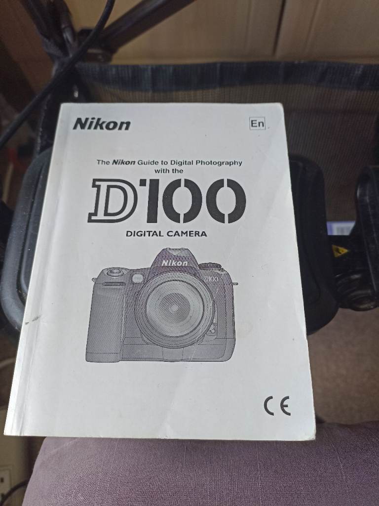 Nikon D100 Digital Camera Guide Book – Good Condition