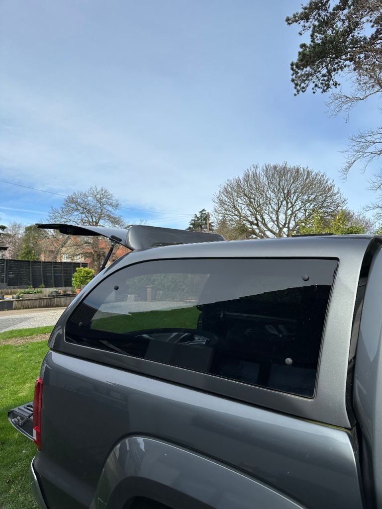 Vw Amarok truck man top 