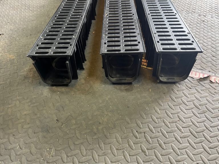 Clark-Drain CD 422 Drainage Channel and Grate - 3x 1M Lengths