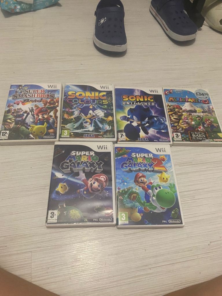 Mario and Sonic game bundle! (Nintendo WII)