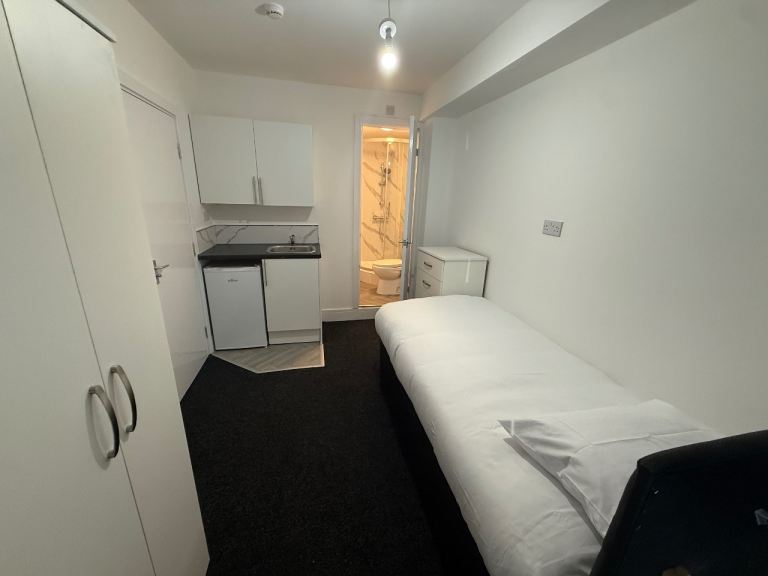 EN SUITE SELF CONTAINED ROOMS NEAR CITY CENTRE 