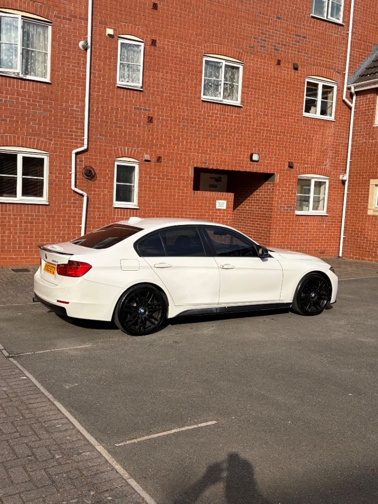 BMW, 3 SERIES, Saloon, 2013, Manual, 1995 (cc), 4 doors