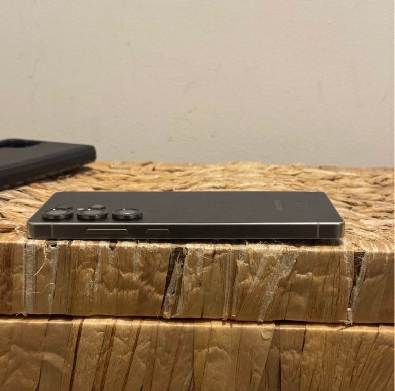 Samsung Galaxy S25 Ultra 256GB unlocked 