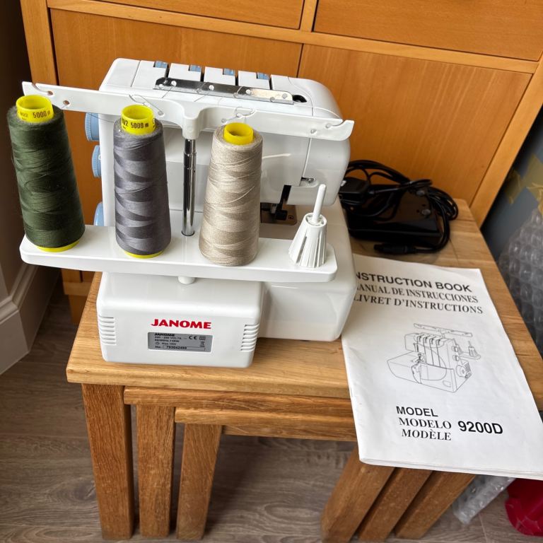 Janome 9200D Vintage Overlocker Sewing Machine with original Instructions 