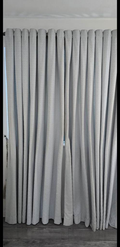 Dunelm 2×identical pairs of fully lined blackout eyelet curtains 