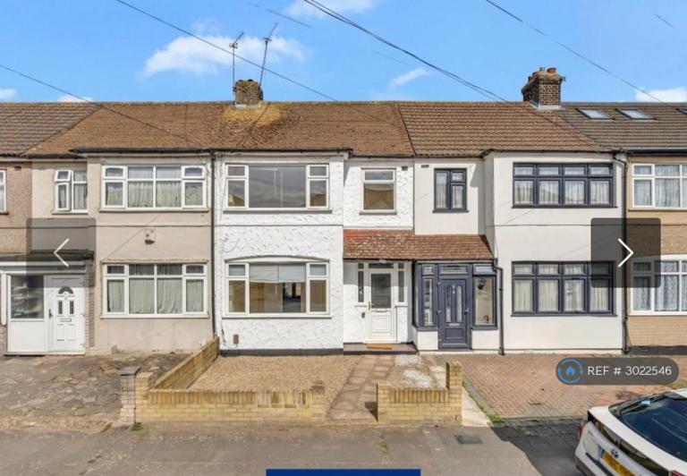 4 bedroom house in Temple Avenue, Dagenham, RM8 (4 bed) (#3022546)