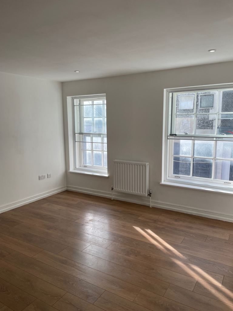 Bright & Spacious One Bed Flat In Centre of Maidstone