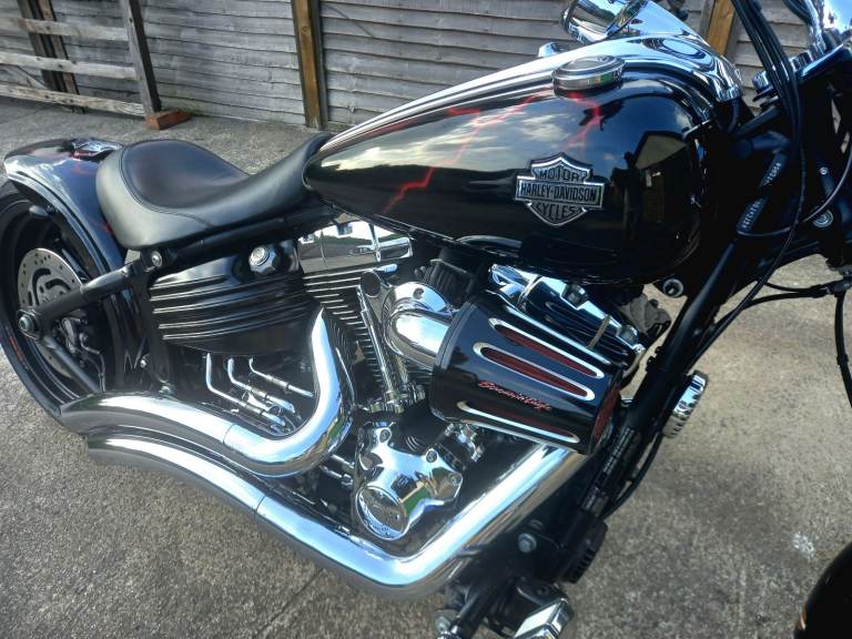 Harley-Davidson, SOFTAIL ROCKER, 2010, 1585 (cc)