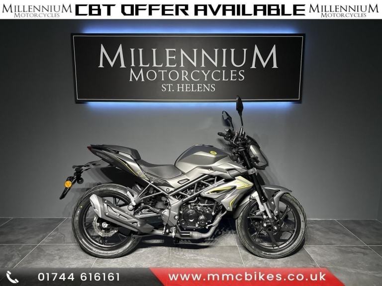 BENELLI BN125 125cc LEARNER LEGAL NAKED MOTORCYCLE RIDE ON A CBT