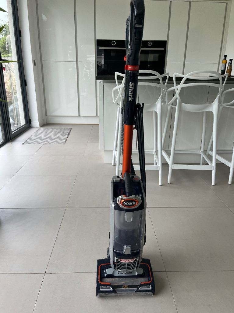 Shark Duo Clean Anti Hair Wrap Vacuum Cleaner 