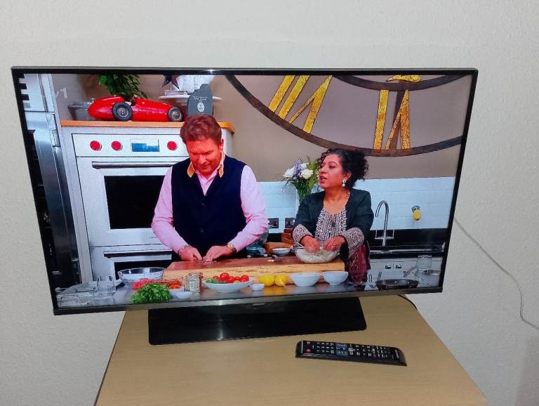 Samsung 40 Inch HD LED TV UE40H5000 with Remote