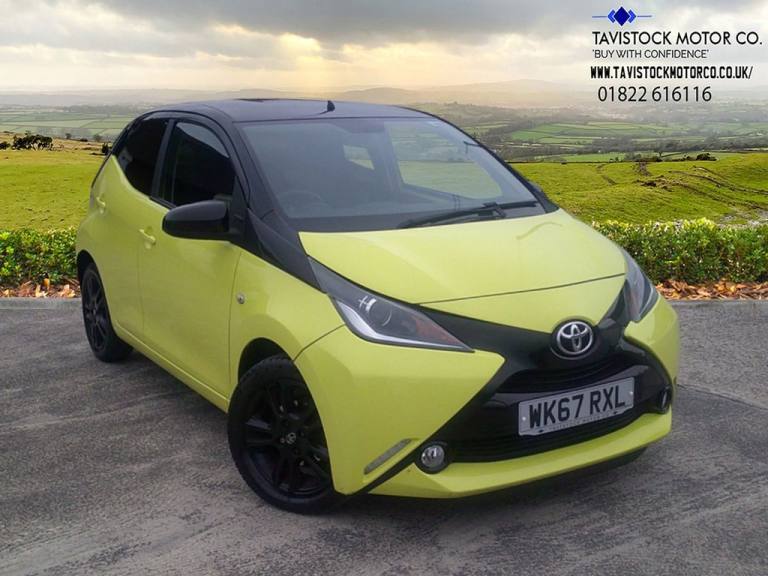 2017 Toyota AYGO 1.0 VVT-i x-cite 3 Yellow Bi-Tone Hatchback 5dr Petrol Manual Euro 6 (68 ps Hatc...