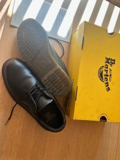 Dr Martens Air wair Mens work shoes with steel toe caps