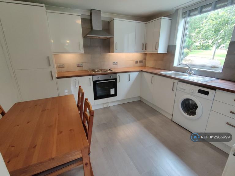2 bedroom flat in Fair A Far, Edinburgh, EH4 (2 bed) (#2965999)