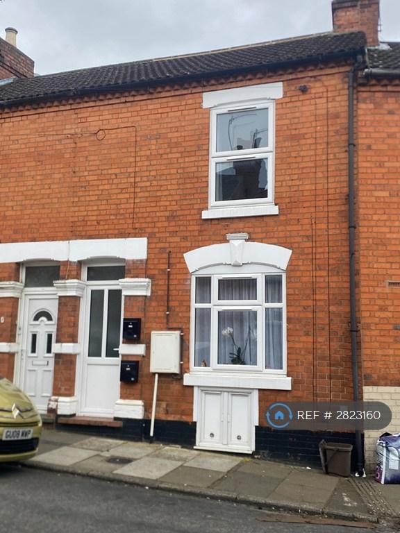 1 bedroom flat in Gordon St, Northampton, NN2 (1 bed) (#2823160)