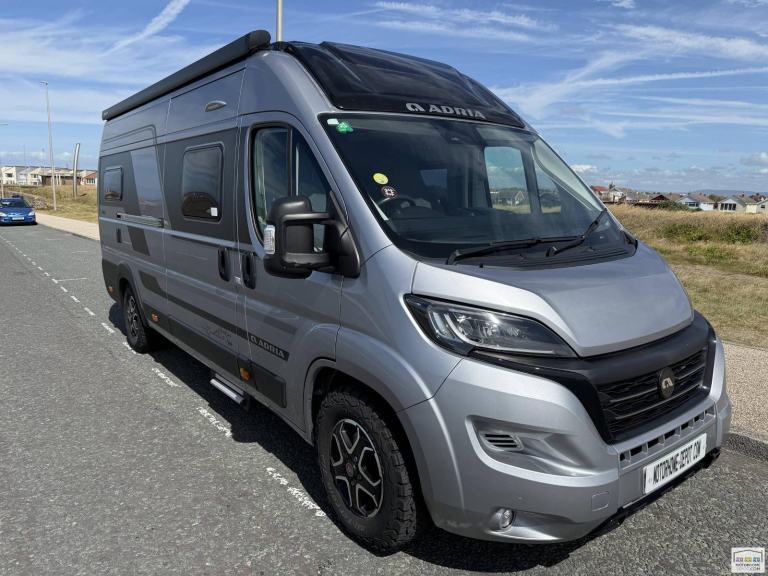 Adria Twin Supreme 640 SGX, Fixed Bed, Garage, 1 Owner 