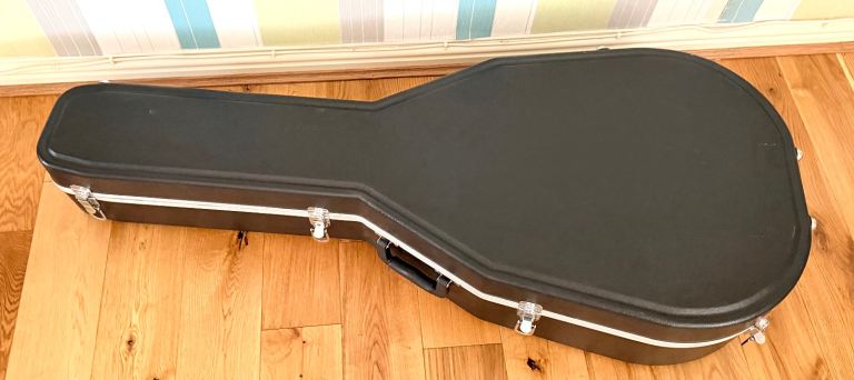 Black Acoustic Guitar Hard Case – Good Condition