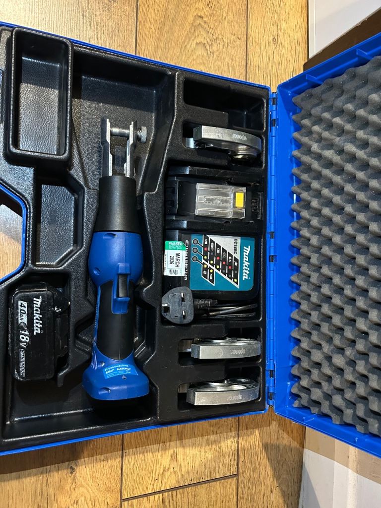 Klauke Mini2 18V Press Tool Kit - Makita Battery & Charger + 3 Jaws with Box