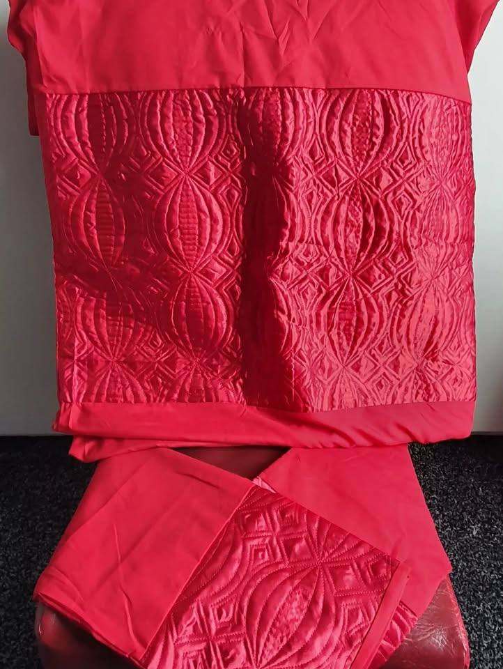 NEW red superking duvet cover + 2 x pillow cases