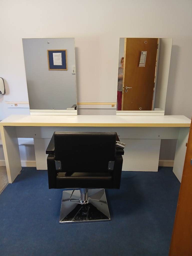 Hairdressing unit & chair