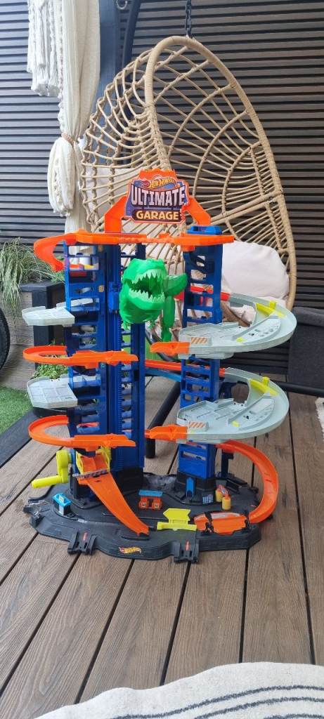 Hot Wheels Ultimate Garage T Rex Original Box