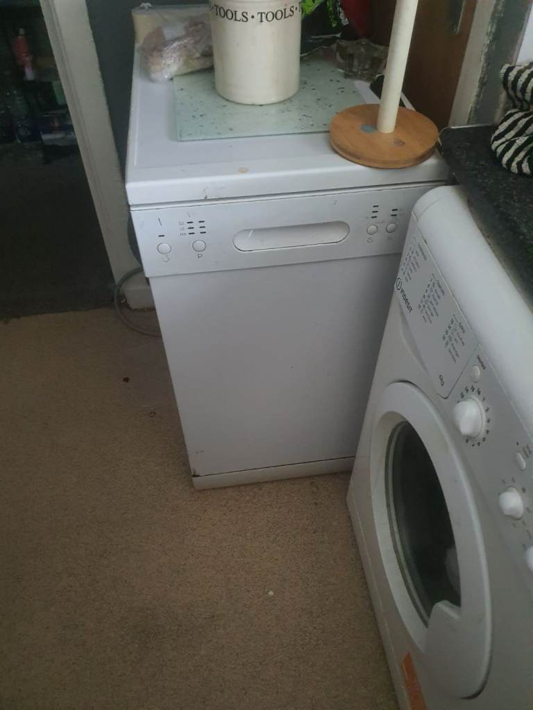 White Freestanding Dishwasher – Good Condition