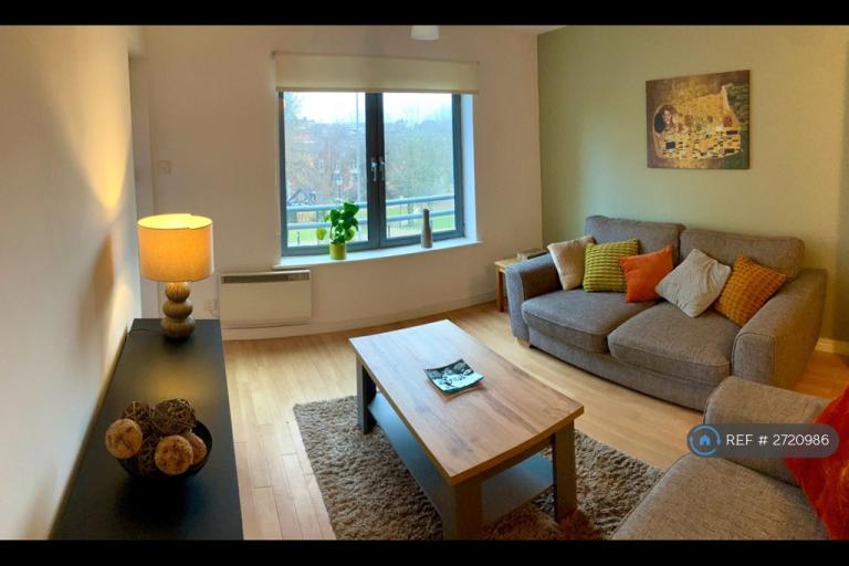 2 bedroom flat in Naples Street, Manchester, M4 (2 bed) (#2720986)