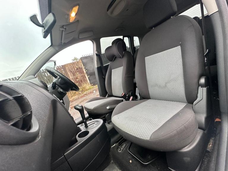 2004 Ford Fusion 1.6 + 5dr Auto HATCHBACK Petrol Automatic