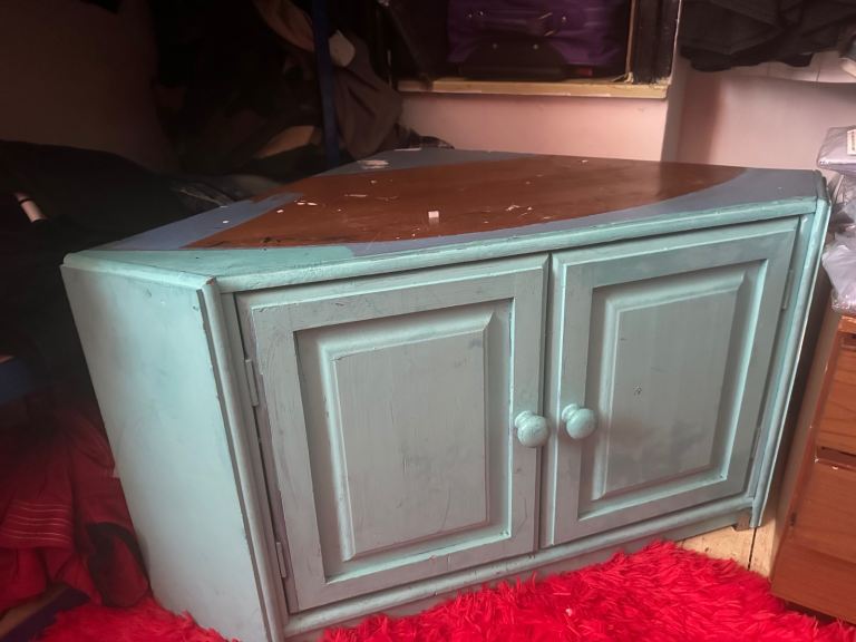 Up-cycling job, Pine painted TV unit 