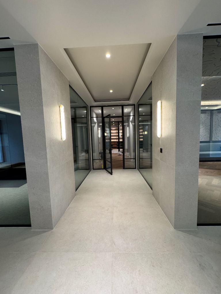 Luxury Tiling Specialist London | Bathrooms | 45° Mitre Finish | Large Format Tiles