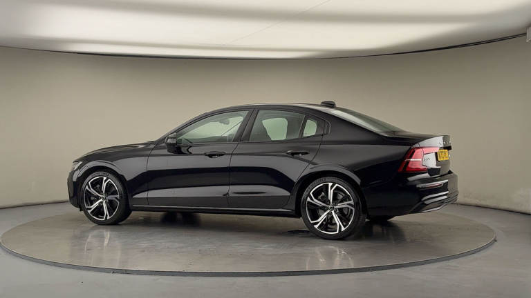 2023 Volvo S60 Plus Dark B5 (250 hp) Saloon Petrol/Electric Hybrid Automatic