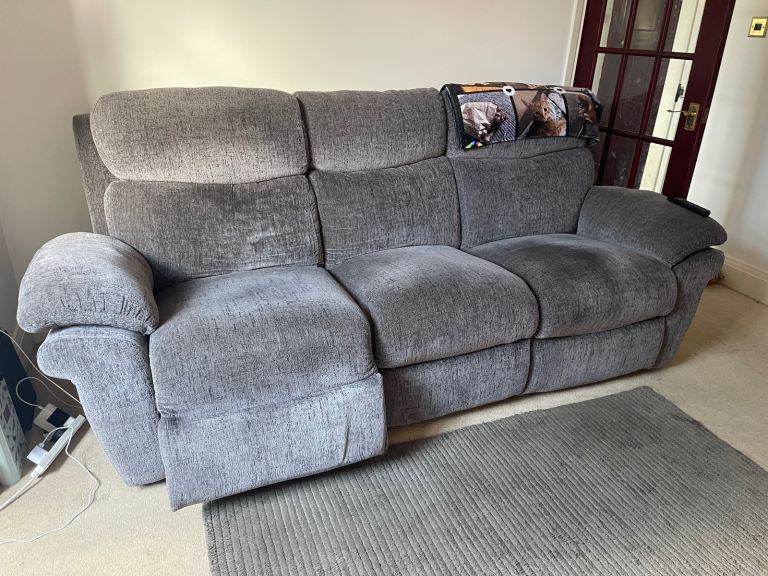 Recliner sofa
