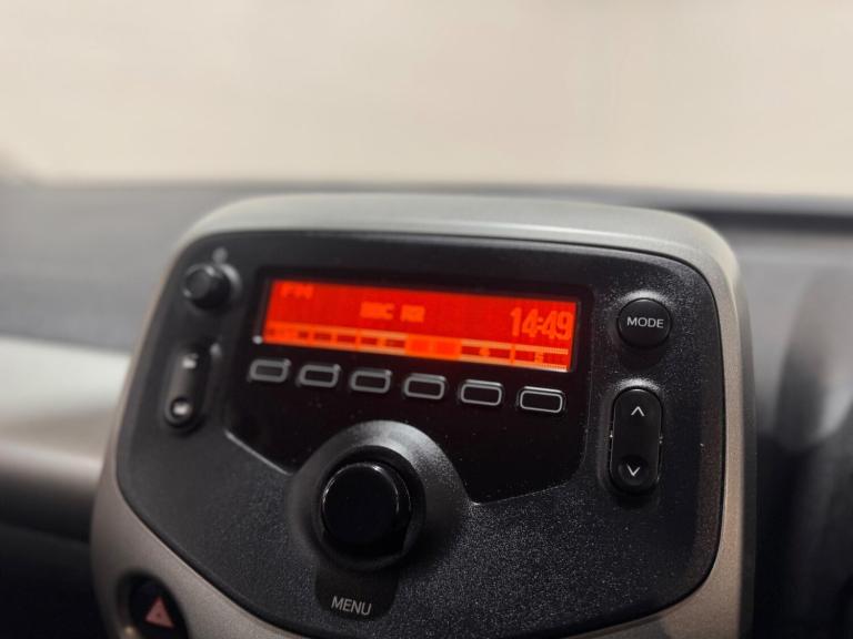 2015 Toyota AYGO 1.0 VVT-i x-play Euro 5 5dr Euro 5 HATCHBACK Petrol Manual