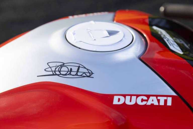  Ducati PANIGALE V4 BAUTISTA WORLD CHAMPIONSHIP REPLICA 11 Manual