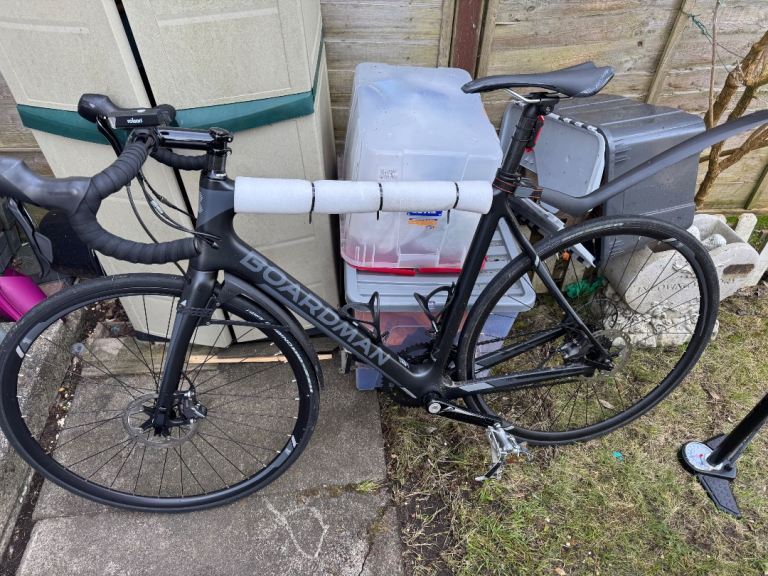 Boardman Road pro carbon disc bicycle 56cm