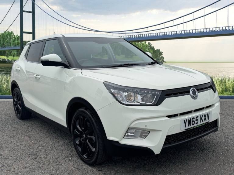 2015 Ssangyong Tivoli 1.6 ELX 5dr Auto HATCHBACK PETROL Automatic
