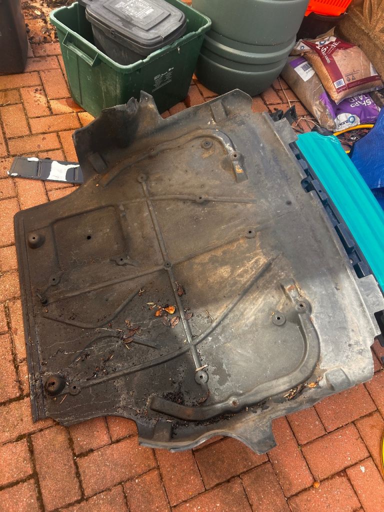 VW Transporter T5 2.5 TDI Engine Undertray / Splash Shield