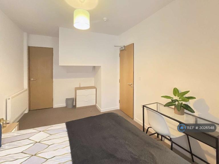 1 bedroom in Dumbarton Close, Portsmouth, PO2 (#3026548)