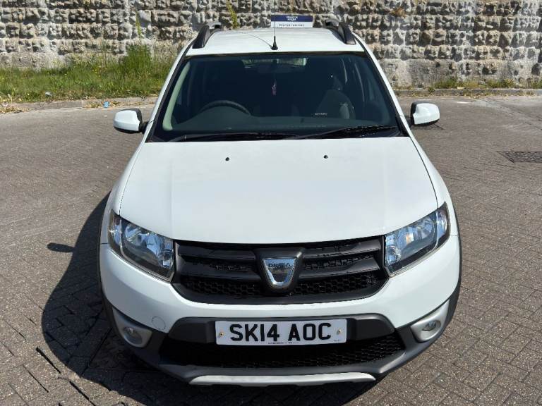 2014 Dacia Sandero Stepway Ambiance - New Years MOT - £20 Road Tax - 2 Keys
