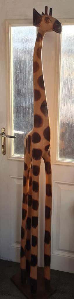 XL wooden giraffe nearly 6ft high