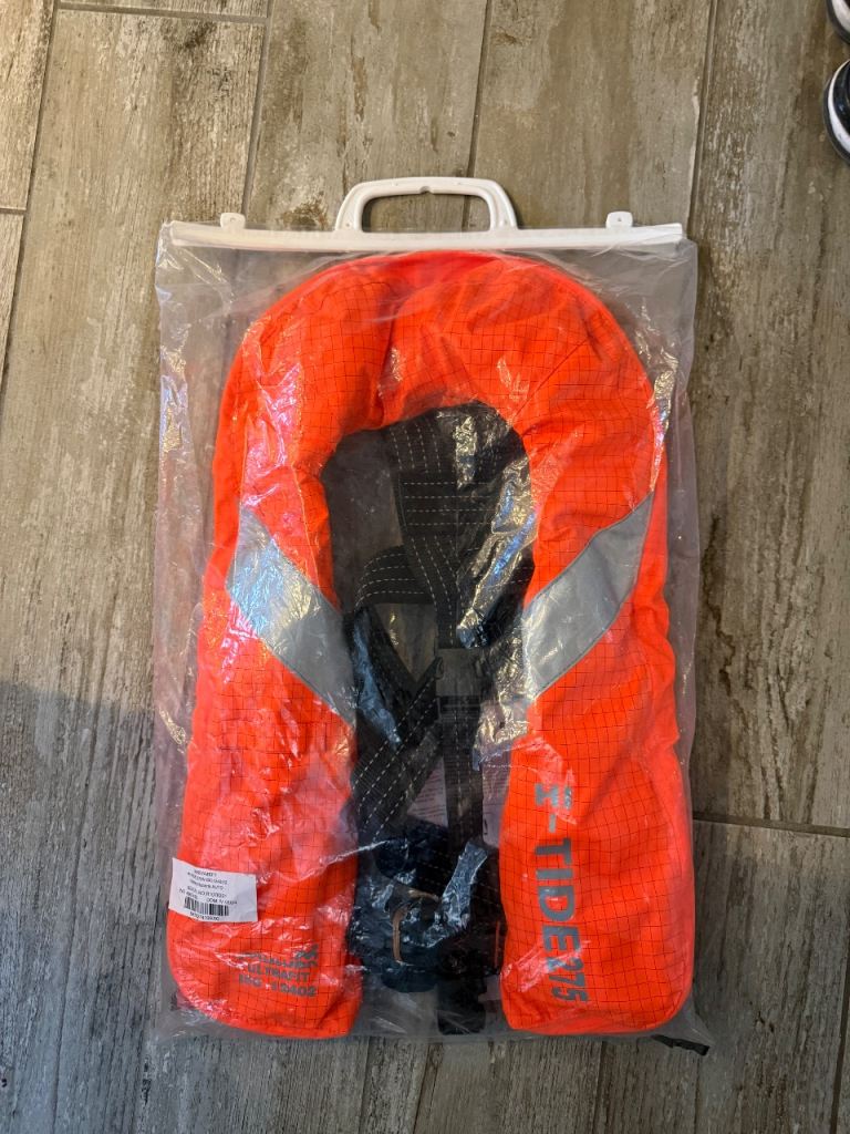 Hi Vis Flame retardant life Jacket and floating lifeline 