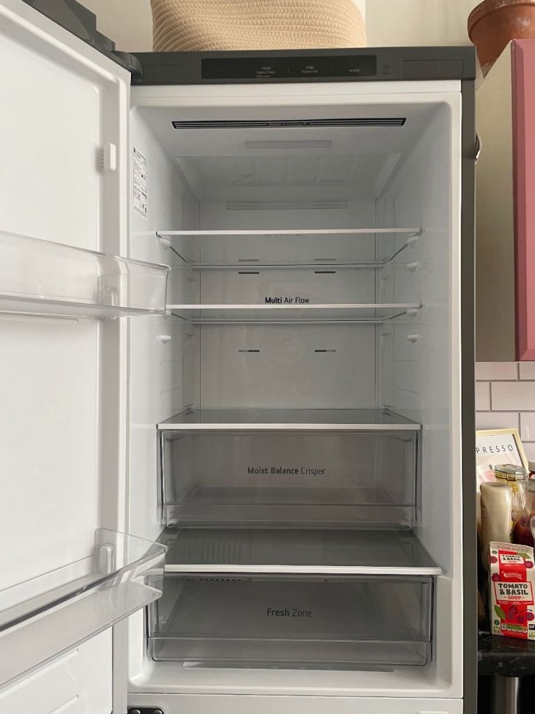 Freestanding fridge freezer LG 341L no frost