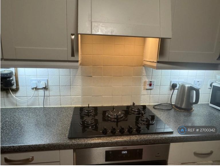 1 bedroom in Lake Close, Dagenham, RM8 (#2700342)